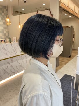 ベルバイヘアスイッチ(by hairswitch) お洒落なミニボブ×ブルーブラック