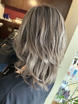 アンジー(an'gie) 育てる白髪ぼかしハイライト