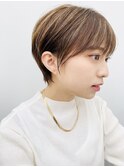 コンパクトな丸みショートカット/20代