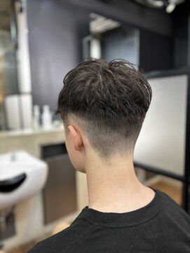 クロムトウキョウ ザ バーバー 新宿本店(CHROM TOKYO the Barber) フェード/ベリーショート/刈り上げ