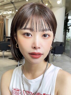 メゾンアクア 表参道(Maison ACQUA) +切りっぱなしボブルフ/黒髪ネビージュ/小顔ワンレン/縮毛矯正