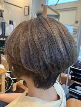 アンバー(amber) 丸みショート