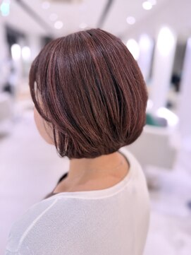 ステア ケース(stair case) ツヤ感アップを目指すなら中明度×高彩度のローズ系がおすすめ！