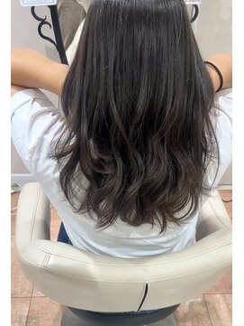 アッシュ 二俣川南口店(Ash) イルミナカラーで透明感オリーブベージュカラー