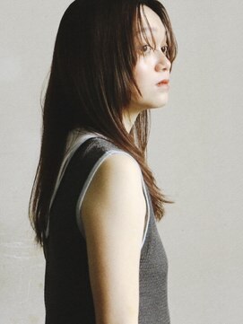 バーノン(VERNON) VEIL FLAME LONG wearing Ritsuko Karita【VERNON】058-262-3611