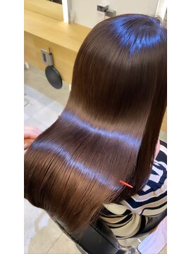 ジーナ セントラル銀座(Zina) 小顔オリーブカラーボブルフハイライトカラークールショート