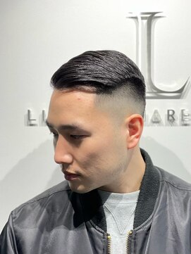 リバティシェアバーバー 銀座2nd(LIBERTY SHARE BARBER) スキンフェードコテパーマ濡れパンマッシュパーマ[銀座<理容室>]