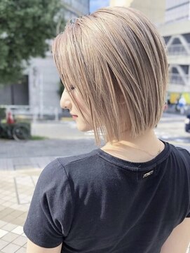 エリーツ 表参道(elyts) ミルキーボブ　表参道　ブリーチカラー