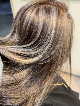 ヘアーエポック(hair epoque) くびレイヤーエモージュ★ハイライトグレージュ
