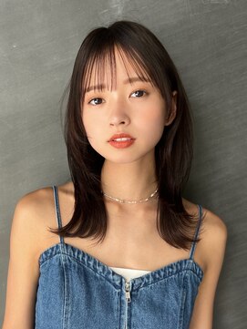 ガーデンヨコハマ(GARDEN YOKOHAMA) ミディアムレイヤーカットワンカール外ハネオリーブベージュ