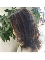 コンフォート バイ エム インターナショナル(comfort by EMU international)&nbsp;白髪ぼかしハイライト×オリーブ