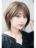 ミディアムレイヤーハッシュカットワインレッドボルドーカラー