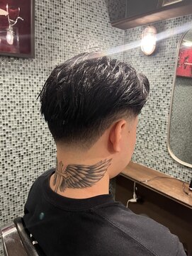 ワンワンオー バーバーショップ 長浜店(@110 BARBER SHOP) 大人の色気。骨格補正テーパーフェード×ウェットショート