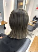 オリーブベージュ×ハイライト