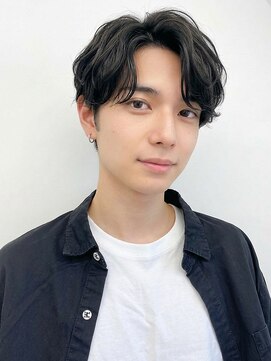 アース オーセンティック 関内店(EARTH Authentic) リバースセンターパート/パーマ/小顔効果