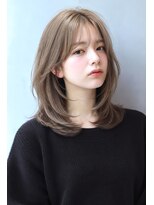 アリュールヘアー ヴィヴィ(ALLURE hair vivi)&nbsp;【ALLURE】レイヤーカット_ふんわりミディアム_ミルクべージュ