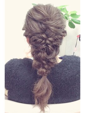 イッツヘアー(IT'S HAIR) ルーズな編みおろし
