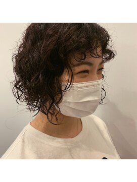 ポーズ(PAUSE) ハードパーマスタイル