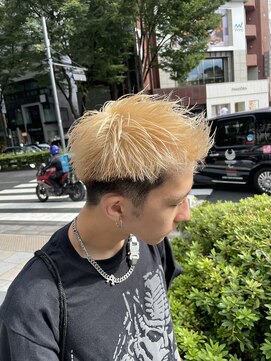 アクト(ACT) メンズ/プラチナブロンド/ハイトーン/ツーブロック刈り上げ