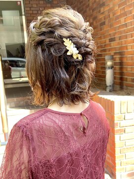 ウィーク 梅田(UiiC) 短い長さのヘアセット▲ハーフアップ【uiic umeda 中沢恵理】