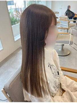 ブローチェラウカ(Broche lauka) 毛先プツっとロング×オリーブグレージュ