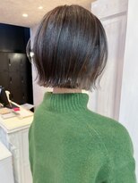 キャアリー(Caary)&nbsp;福山人気アッシュブラウン切りっぱなし顎ラインボブ小顔20代30代