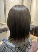 【オリーブグレージュ×外はねボブ】