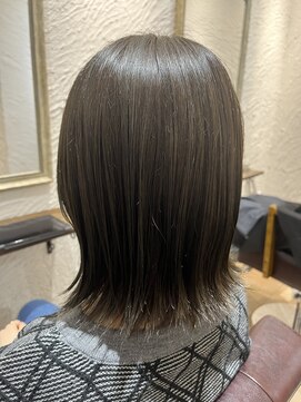 アマレット(Amaretto) 【オリーブグレージュ×外はねボブ】