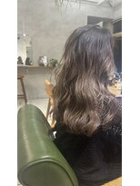 マハナ(Mahana by hair)&nbsp;根元の伸びが気にならないハイライトカラー