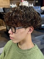 リット バイ フィフス 鹿児島中央駅店(Lit. by fifth)&nbsp;中央駅波巻きパーマツイストスパイラルパーマメンズパーマ緩め