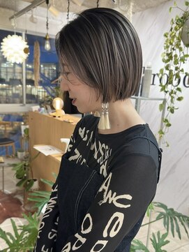 ワール(whirl.) グレージュルーツカラーミニボブ海外スタイル20代30代40代