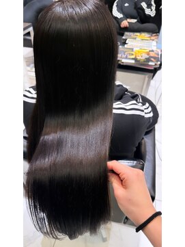 透明感黒髪×ラベンダーインナー