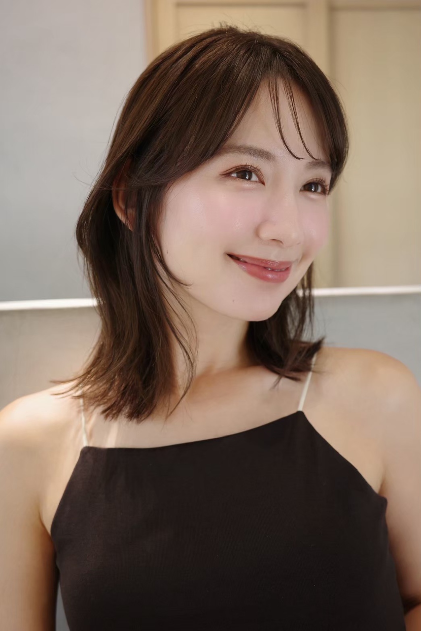 顔周りレイヤーカットくびれヘアミルクティーベージュカラー韓国