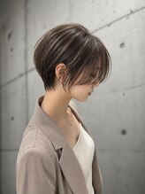 シャワー(SHOWER) ハイライトショート/顔周りレイヤー/オリーブアッシュ/髪質改善