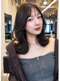 黒髪くびれミディ顔周りレイヤー20代30代40代ミディアムレイヤー