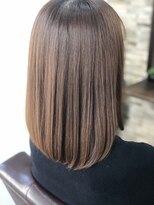 アトリエナガノ(atelier nagano)&nbsp;ニュアンスカラー/センターパート/ツヤ髪スタイル/ブルージュ