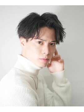 イーラ(era) アップバングマッシュ刈り上げツーブロック波打ち