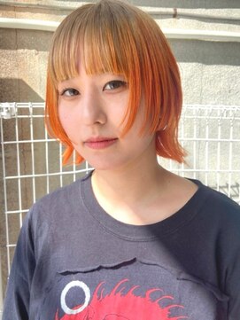 セル(CELL) ボブ　ウルフ　オレンジデザインカラー　外ハネ　顔周りレイヤー