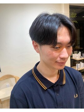 シフト(SHEEFT) マッシュショート×センターパートブラックカラー韓国風スタイル