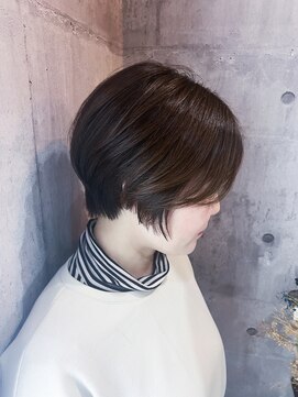 イシューヘア(issue. hair) 大人くびれショート30代40代"白髪染めを使わずに出来る白髪染め"