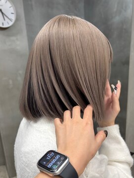 テトヘアー(teto hair) ホワイトミルクティー切りっぱなしボブ