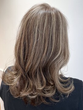 ネオリーブソラ 相模大野店(Neolive sola) 白髪ぼかしハイライト