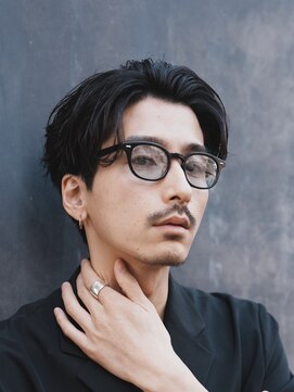 レタッチバイフィフス(RETOUCH by fifth) 原宿フェザーパーマセンターパート毛流れヘア30代男性色気ヘア