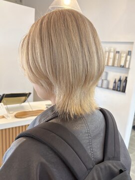 ミルヘアデザイン(mil hair design) グレージュ　艶髪　髪質改善　ブリーチ　ピンクベージュ　韓国風