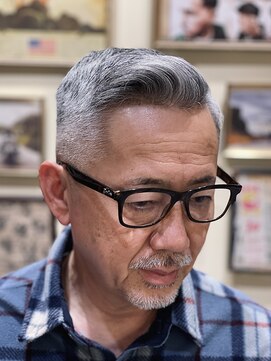 フォーコーナーズ(Four Corners) スキンフェードツーブロック刈り上げジェットモヒカンマンバン