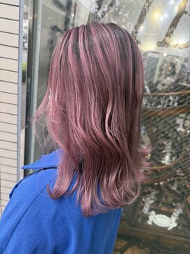 バイブアンドアネックス(VIBE & ANNEX) 《momoka》バレイヤージュピンクハイトーンブリーチ横浜石川町