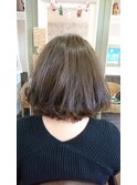 アッシュ系カラーで透明感を♪ふんわりボブスタイル♪