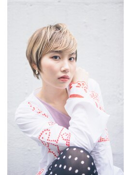 ピズム(PISM) 耳かけマッシュ小顔ショート/ハイライトカラー