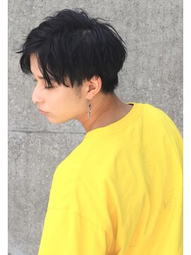 フランクスバーバー アンド ビアークラブ(FRANK'S BARBER and BEER CLUB) ソフトツーブロックショートレイヤーフェザーマッシュ