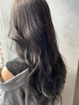 ヘアサロンM 新宿 ハイライトグレージュ